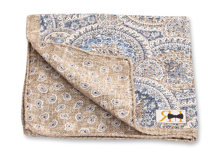 Natural Medallion/Pine Pocket Square